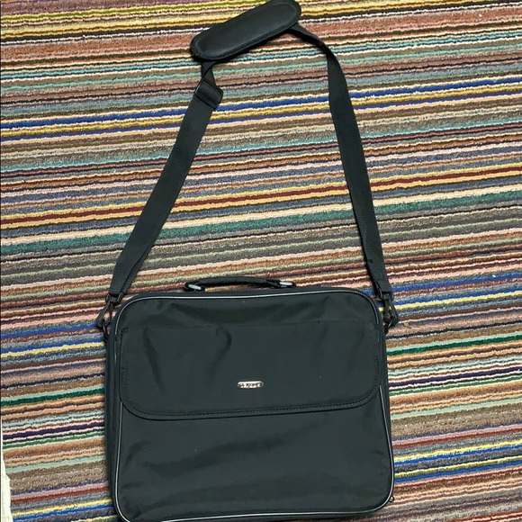 Laptop Travel Case - Picture 1 of 4